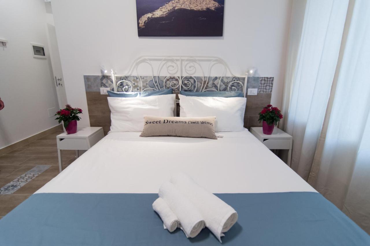 Raudino Rooms Syracuse ภายนอก รูปภาพ